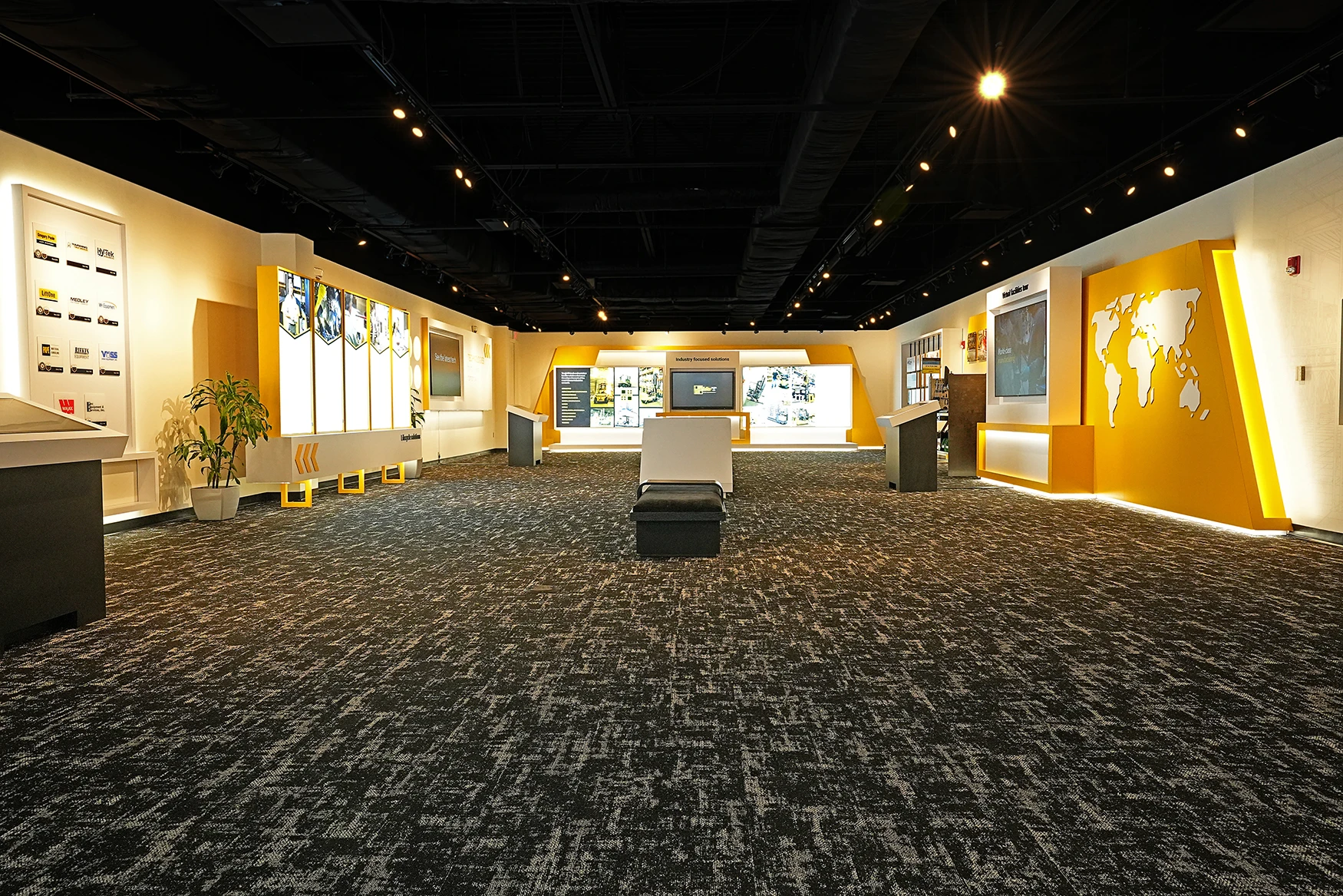 custom exhibit fabrication